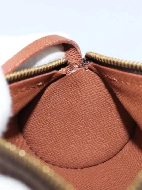 LOUIS VUITTON Monogram Papillon Pouch LV Auth - Picture 14 of 16